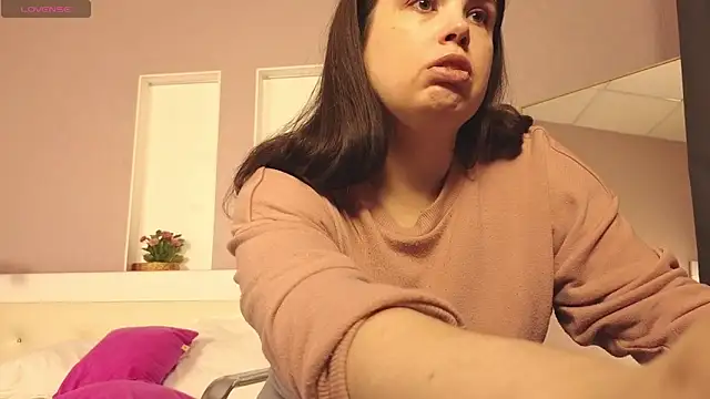 Snapshot of BattyMoll chatting on February 5, 2025, 11:02 am BattyMoll online show from February 5, 2025, 11:02 am