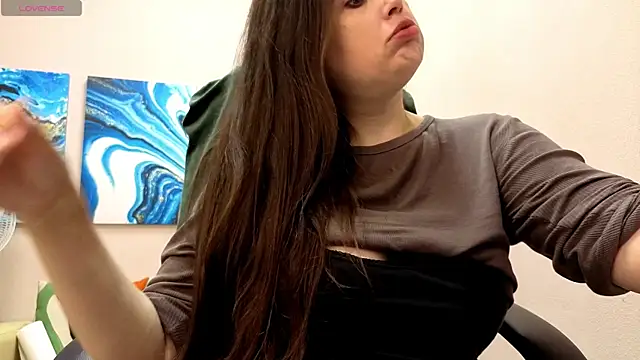 Snapshot of BattyMoll chatting on October 18, 2025, 3:24 pm BattyMoll online show from October 18, 2025, 3:24 pm