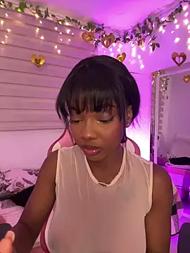 Snapshot of Vane_Rossee chatting on March 4, 2026, 11:44 pm Vane Rossee online show from March 4, 2026, 11:44 pm