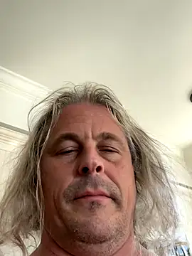 Snapshot of zeus337 chatting on November 9, 2025, 4:05 pm zeus337 online show from November 9, 2025, 4:05 pm