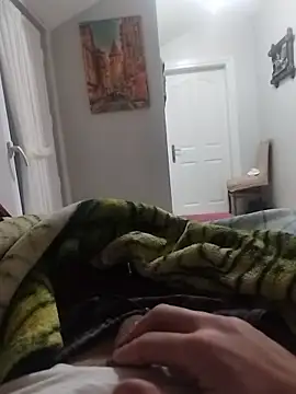 Snapshot of Aykut1990 chatting on January 13, 2026, 3:28 pm Aykut1990 online show from January 13, 2026, 3:28 pm