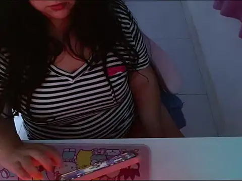 Snapshot of KittyK3 chatting on October 8, 2025, 3:48 am KittyK3 online show from October 8, 2025, 3:48 am