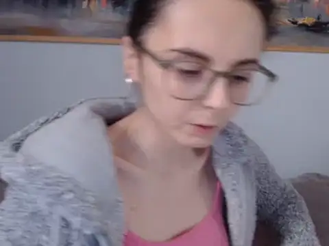 cleophee online show from February 12, 2025, 9:52 am