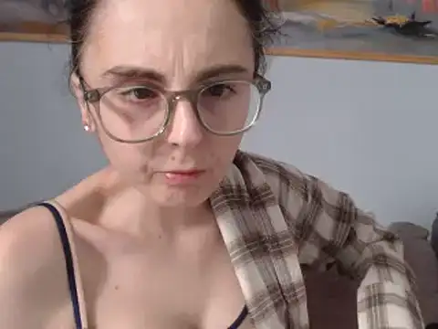 cleophee online show from March 10, 2025, 9:43 am