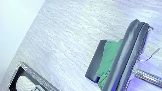 Snapshot of Tamara_18 chatting on March 27, 2026, 5:24 am Tamara 18 online show from March 27, 2026, 5:24 am