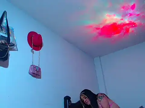 MARIANAWEED online show from November 14, 2025, 3:49 am