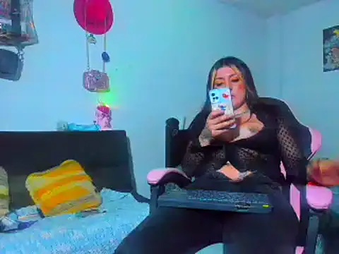 Snapshot of MARIANAWEED chatting on February 25, 2026, 1:04 am MARIANAWEED online show from February 25, 2026, 1:04 am