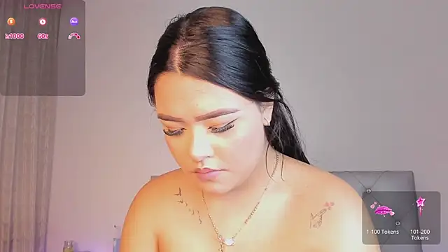 Snapshot of sophy_champagne chatting on February 18, 2025, 2:16 pm sophy champagne online show from February 18, 2025, 2:16 pm