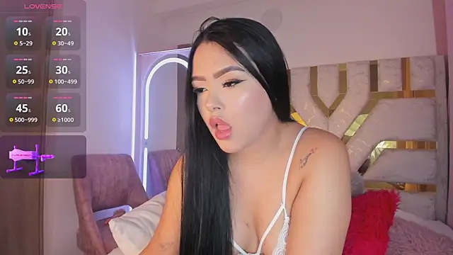 Snapshot of sophy_champagne chatting on October 13, 2025, 2:22 am sophy champagne online show from October 13, 2025, 2:22 am