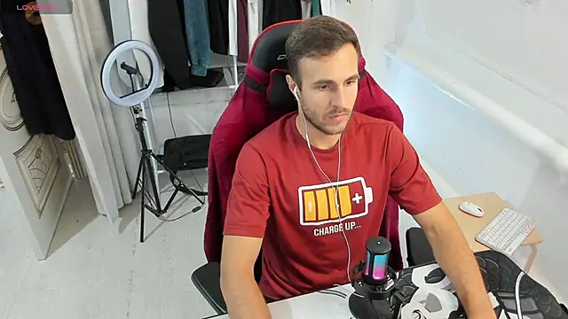 Snapshot of Raamoss chatting on September 13, 2025, 3:12 pm Raamoss online show from September 13, 2025, 3:12 pm