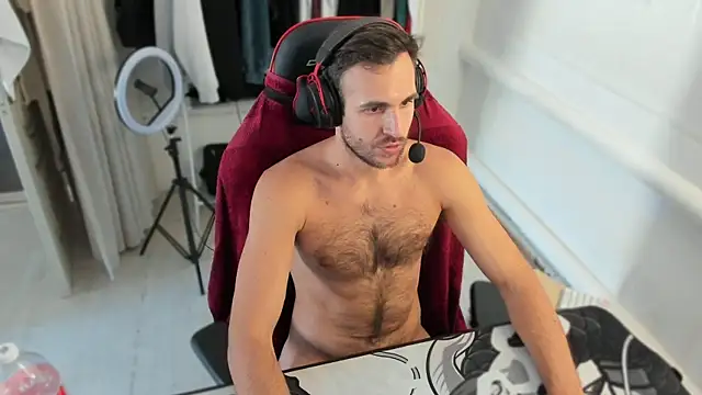 Snapshot of Raamoss chatting on September 15, 2025, 11:32 am Raamoss online show from September 15, 2025, 11:32 am