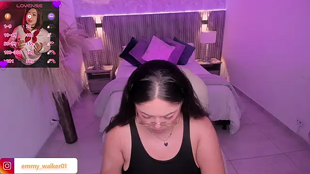 Snapshot of emmy_walker chatting on November 7, 2025, 11:10 am emmy walker online show from November 7, 2025, 11:10 am