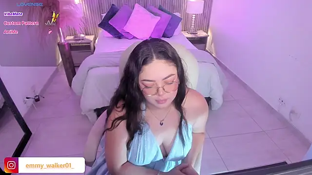 Snapshot of emmy_walker chatting on November 10, 2025, 11:09 am emmy walker online show from November 10, 2025, 11:09 am