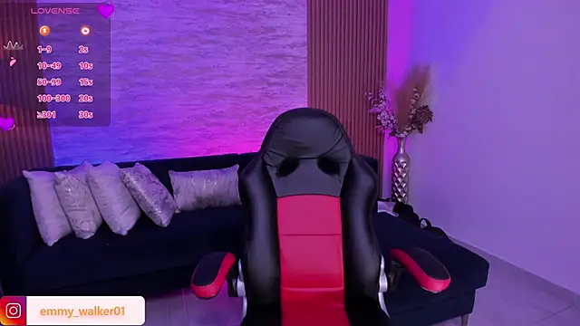 Snapshot of emmy_walker chatting on November 21, 2025, 11:09 am emmy walker online show from November 21, 2025, 11:09 am