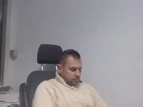 Snapshot of rabyto2 chatting on January 1, 2025, 6:27 pm rabyto2 online show from January 1, 2025, 6:27 pm