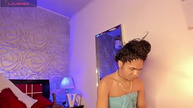 vennus1  online show from January 28, 2025, 1:27 pm