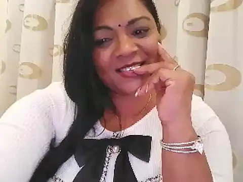 Snapshot of IndianDelia chatting on February 28, 2025, 5:26 pm IndianDelia online show from February 28, 2025, 5:26 pm
