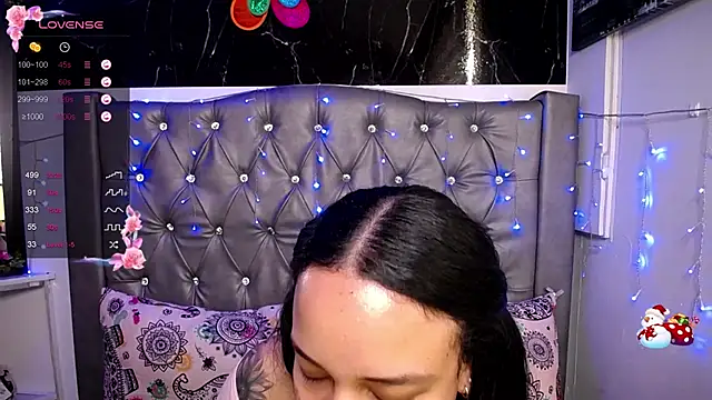 LAILAGUMMY online show from December 27, 2024, 4:32 pm