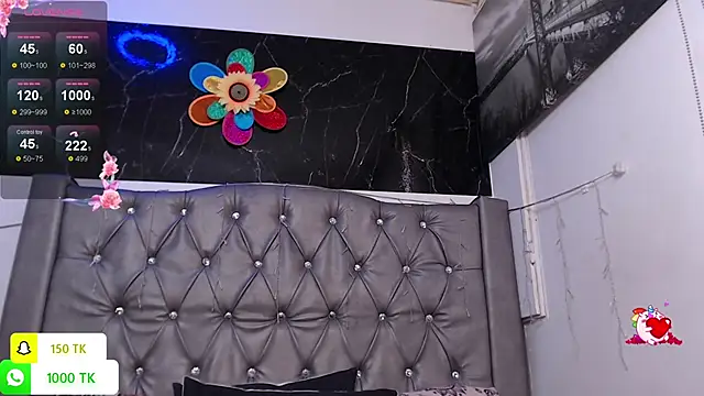 LAILAGUMMY online show from November 6, 2025, 2:18 pm