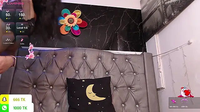 LAILAGUMMY online show from February 2, 2026, 2:27 pm