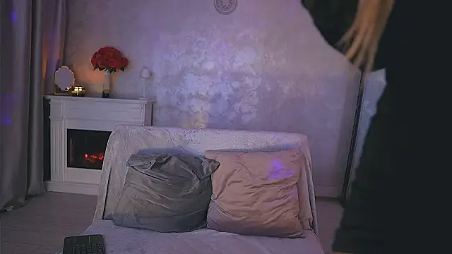 Snapshot of Michelle90u chatting on March 11, 2026, 8:48 pm Michelle90u online show from March 11, 2026, 8:48 pm