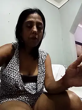 Snapshot of Mahi4luv chatting on February 8, 2026, 8:45 pm Mahi4luv online show from February 8, 2026, 8:45 pm