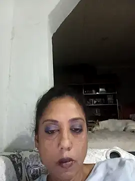 Snapshot of Mahi4luv chatting on February 19, 2026, 10:50 pm Mahi4luv online show from February 19, 2026, 10:50 pm