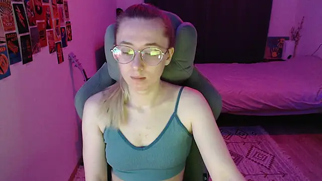 AnabelFrel online show from March 8, 2026, 2:04 am