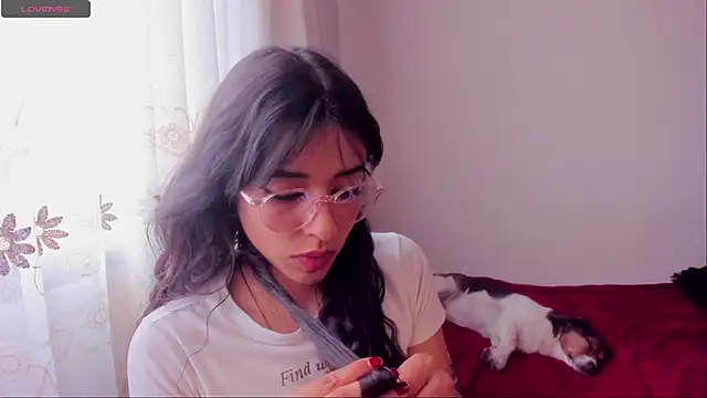 aluna 0310 online show from December 16, 2024, 7:54 pm