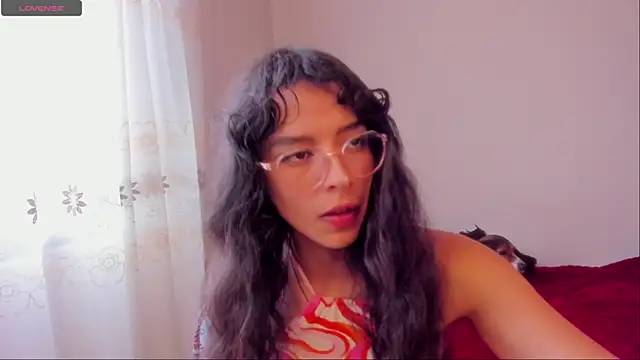 aluna 0310 online show from December 26, 2024, 8:32 pm