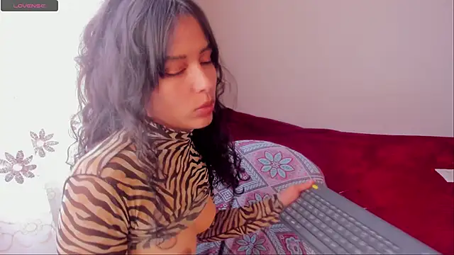 aluna 0310 online show from February 10, 2025, 8:00 pm