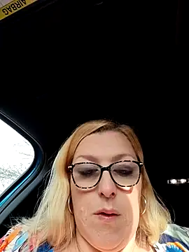 winniess40 online show from March 2, 2025, 9:10 am