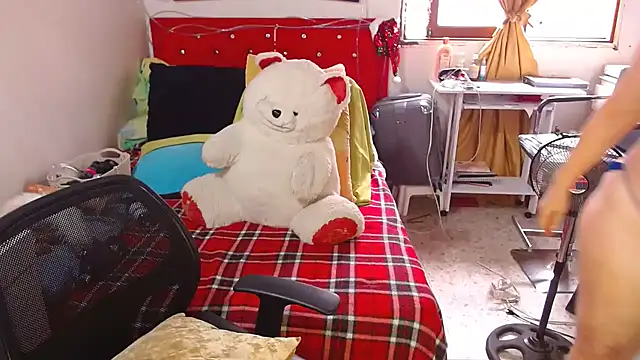 lucy belle bm online show from March 16, 2025, 5:50 pm