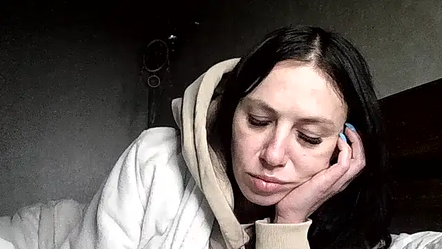 JulianaGold1 online show from February 9, 2026, 4:55 pm