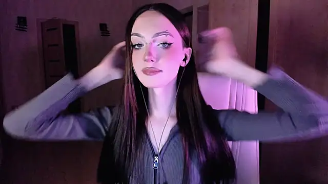 Alice  Aris online show from October 2, 2025, 3:52 pm