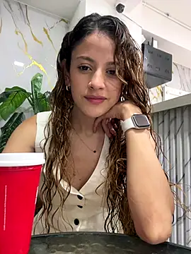 Snapshot of alana15 chatting on October 13, 2025, 9:37 pm alana15 online show from October 13, 2025, 9:37 pm