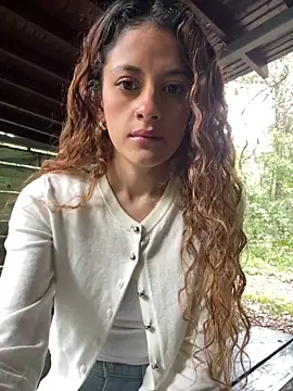 Snapshot of alana15 chatting on November 15, 2025, 2:57 pm alana15 online show from November 15, 2025, 2:57 pm