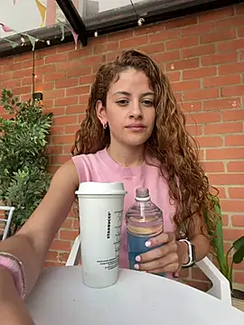 alana15 online show from May 7, 2026, 9:20 pm