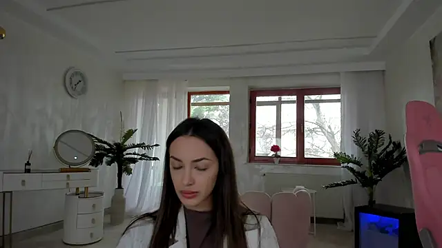 TiffanyHouston  online show from March 17, 2025, 7:57 am