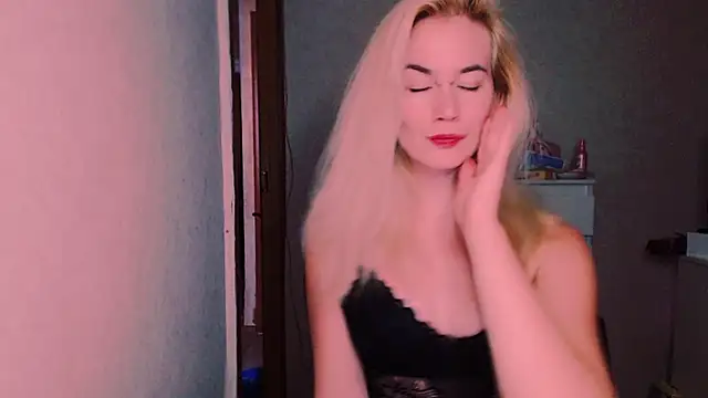 xxxcharismaaa online show from October 13, 2025, 7:58 pm