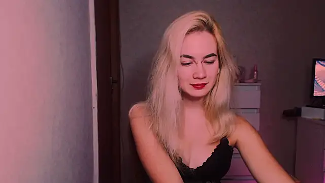 xxxcharismaaa online show from October 24, 2025, 6:59 pm