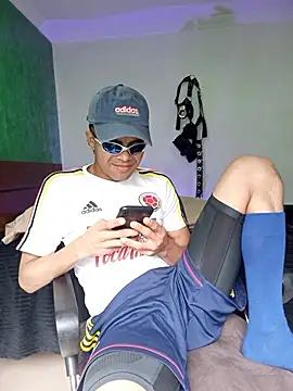 Snapshot of pinedasex777 chatting on November 16, 2025, 2:33 pm pinedasex777 online show from November 16, 2025, 2:33 pm