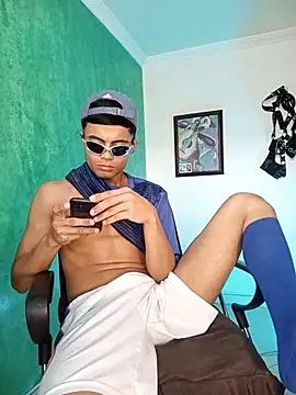 Snapshot of pinedasex777 chatting on December 2, 2025, 1:17 pm pinedasex777 online show from December 2, 2025, 1:17 pm