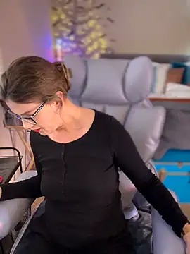 MaiseKnox online show from July 25, 2026, 9:23 pm
