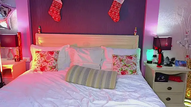 Snapshot of HotMilfMargo chatting on December 26, 2024, 7:05 pm HotMilfMargo online show from December 26, 2024, 7:05 pm