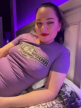 Snapshot of HotMilfMargo chatting on February 17, 2025, 4:48 pm HotMilfMargo online show from February 17, 2025, 4:48 pm