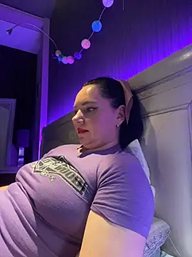 Snapshot of HotMilfMargo chatting on February 17, 2025, 7:53 pm HotMilfMargo online show from February 17, 2025, 7:53 pm