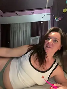 Snapshot of HotMilfMargo chatting on November 25, 2025, 9:48 pm HotMilfMargo online show from November 25, 2025, 9:48 pm