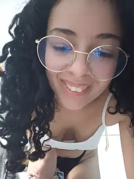 Snapshot of NinaSweet2 chatting on July 29, 2026, 5:22 pm NinaSweet2 online show from July 29, 2026, 5:22 pm