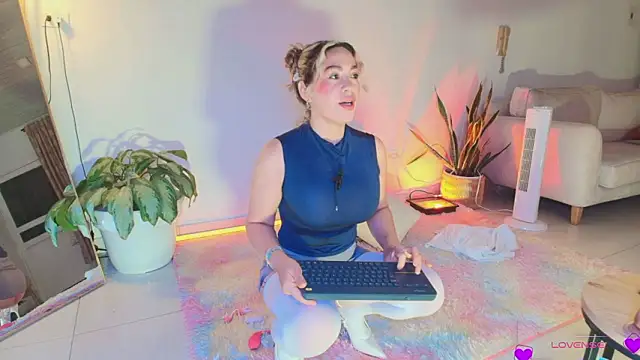 Snapshot of erotik_lady chatting on March 21, 2026, 3:44 am erotik lady online show from March 21, 2026, 3:44 am